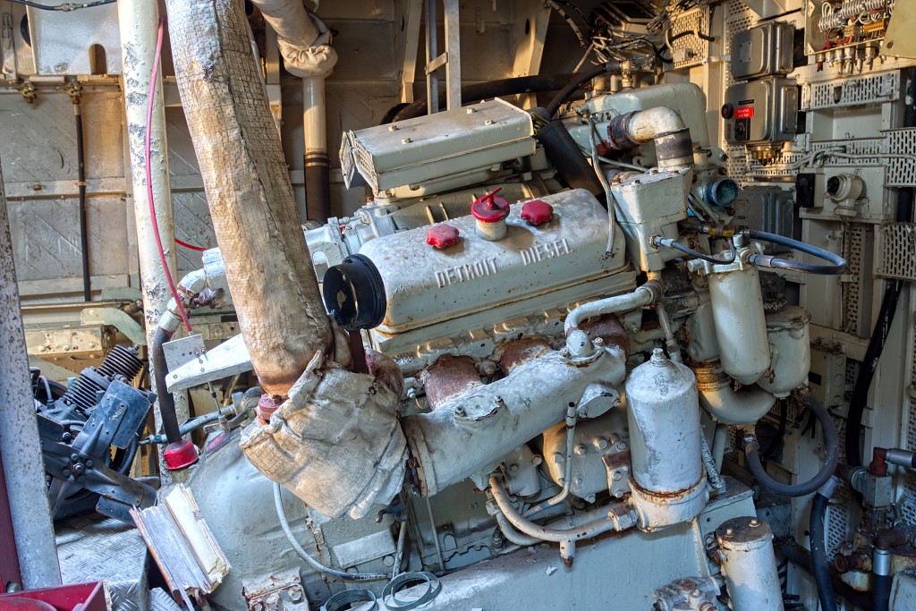 HDR urbex trash naval boats antwerpen torpedoboot torpedoboat torpilleur marine maritiem navy abandoned verlaten decay lost place places abandonne